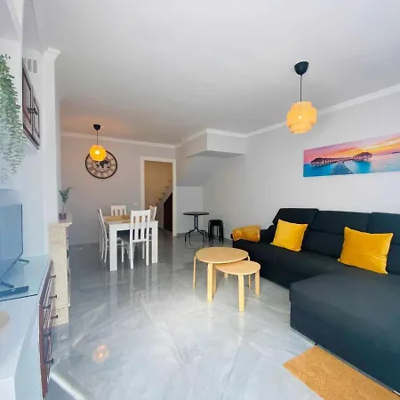 Bonita Casa Centrica Con Piscina & Parking Torremolinos