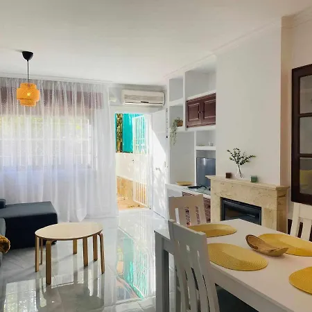 Apartamento Bonita Casa Centrica Con Piscina & Parking